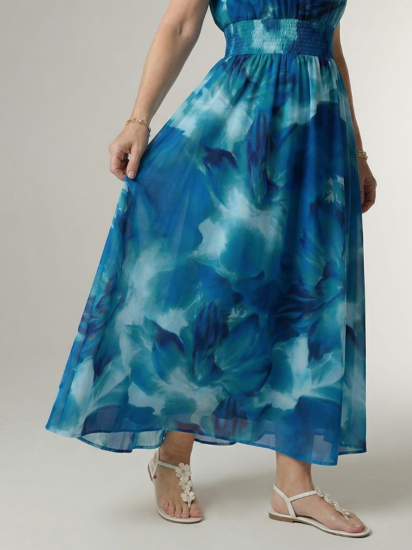 Elegant Smocked Halterneck Midi Dress Summer