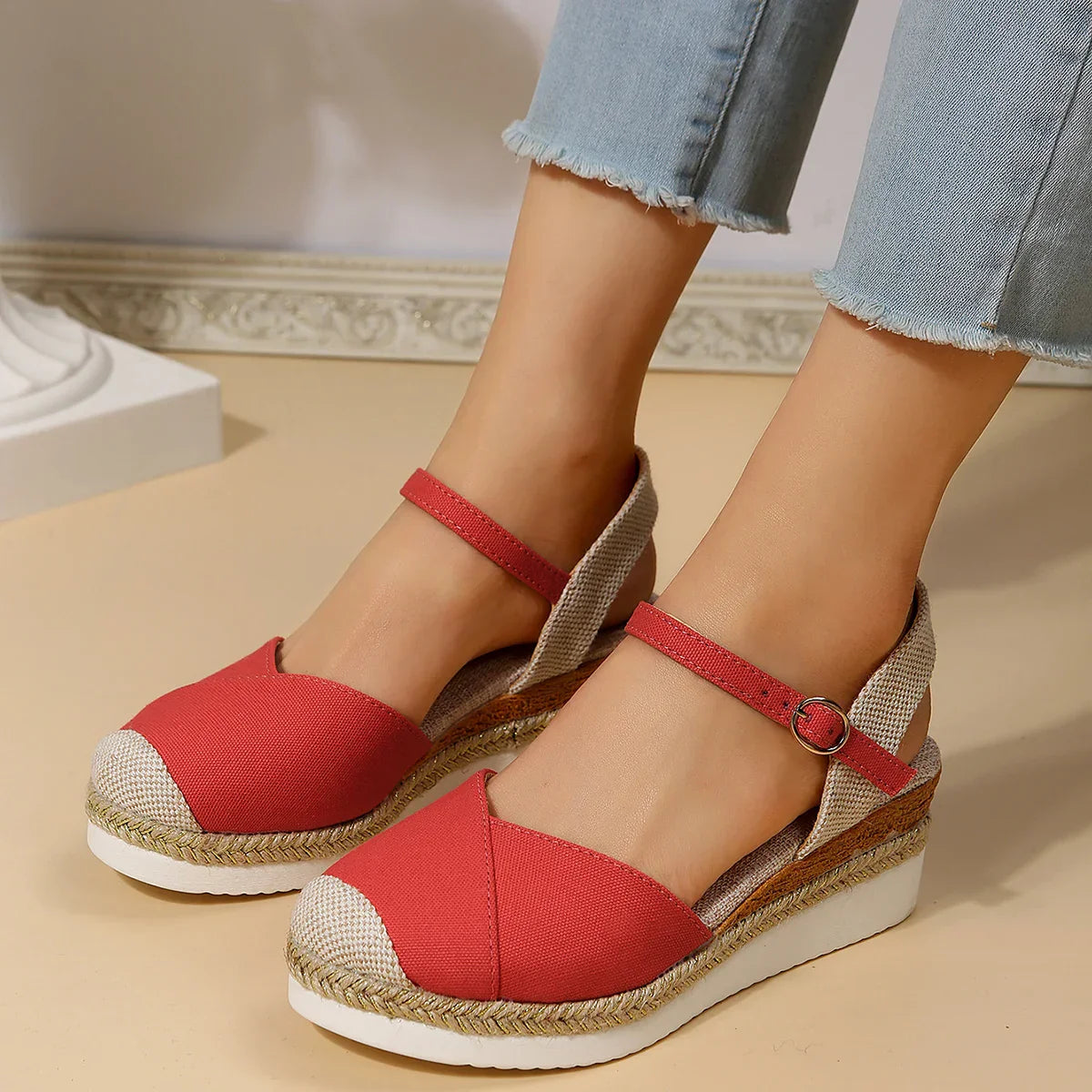 Relaxed Orthopedic Heel Sandals for Summer Comfort