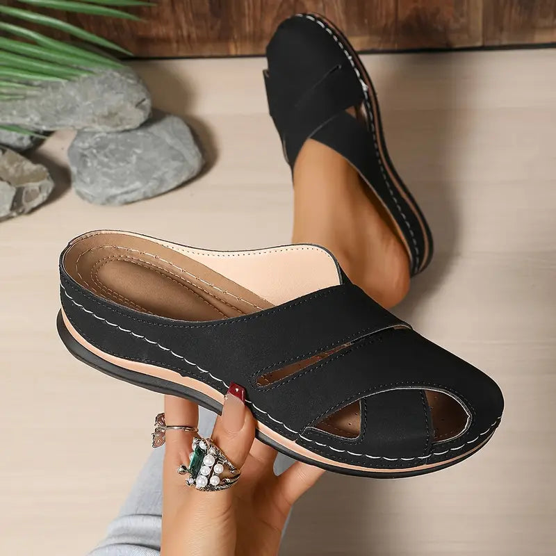 Elegant Breathable Round-Toe Sandal for Summer
