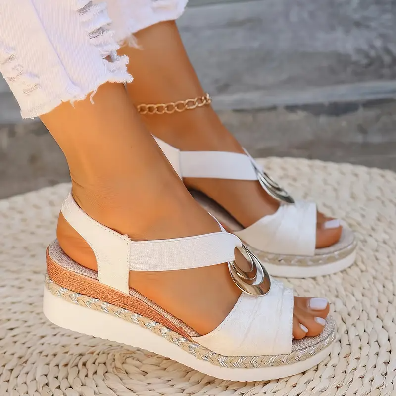Elegant Strappy Sandals Lightweight Summer Fit